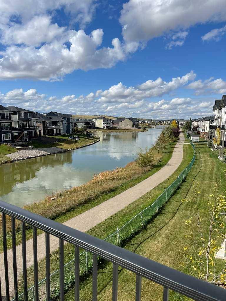 Airdrie, AB T4B 4L3,286 Canals XING Southwest