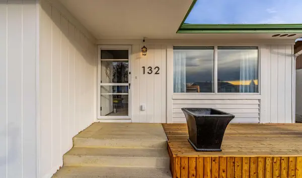 Calgary, AB T2C 1W1,132 Ogden WAY SE