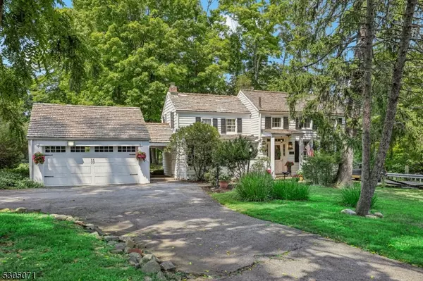 125 W Saddle River Rd, Saddle River Boro, NJ 07458