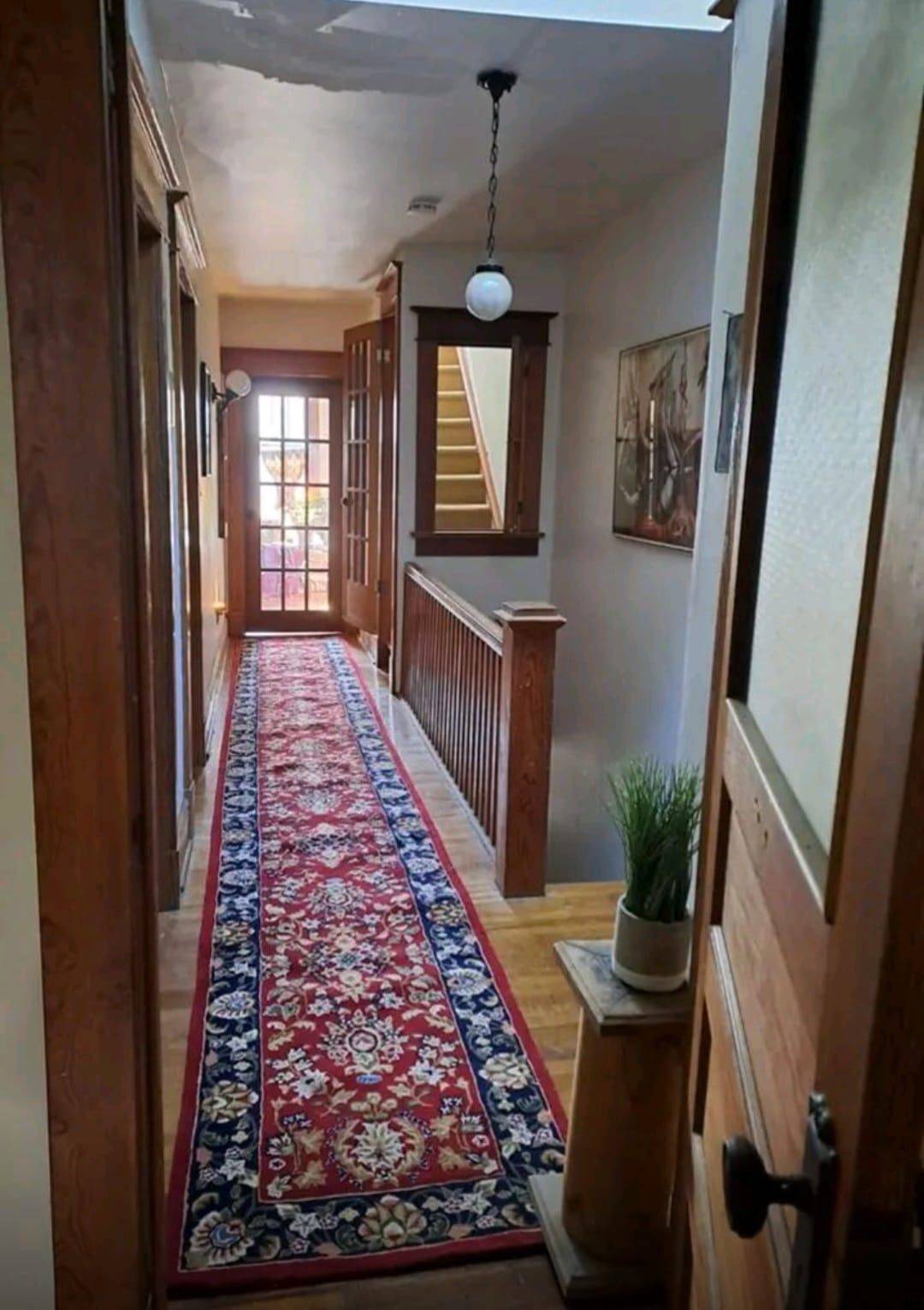 Toronto E01, ON M4L 2E7,54 Sandford AVE