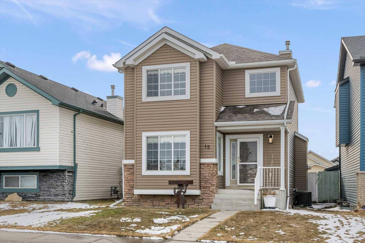 15 Saddlemont Close NE, Calgary, AB T3J 4V3