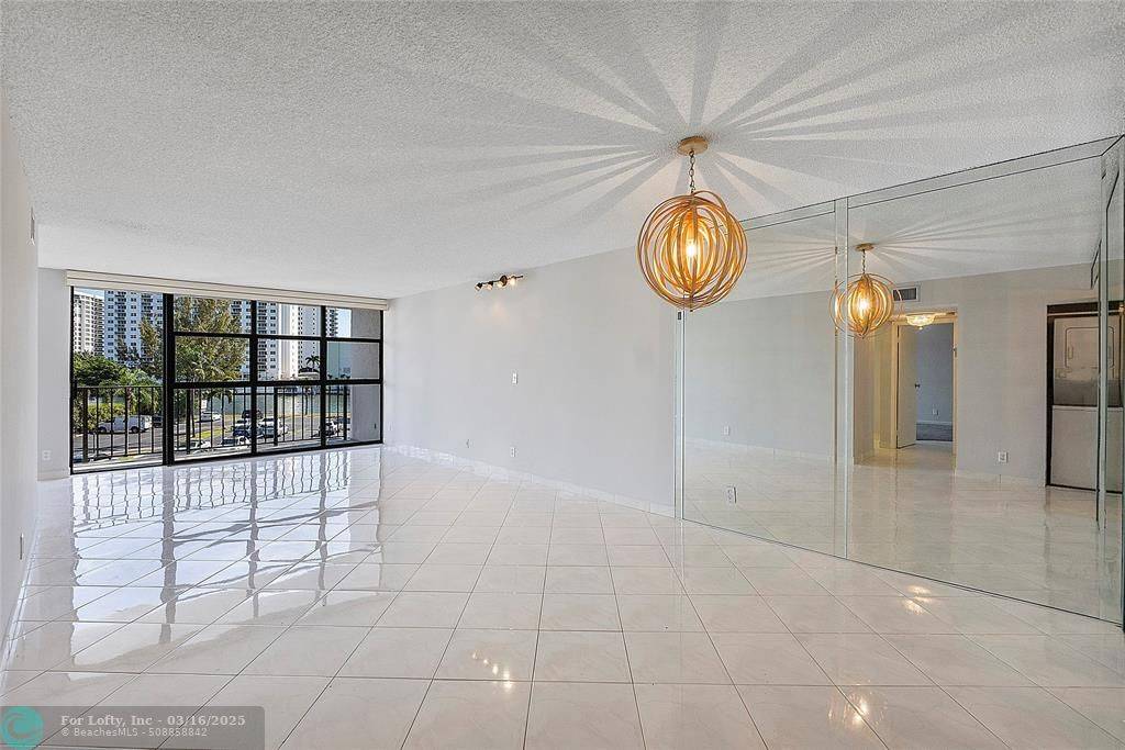 600 Parkview Dr  #308, Hallandale Beach, FL 33009