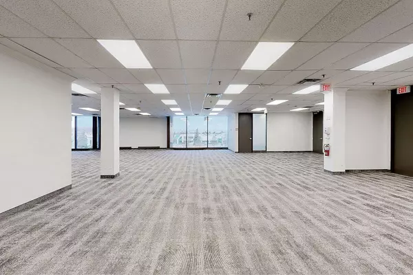 Richmond Hill, ON L4B 1J1,500 Highway 7 N/A E #302