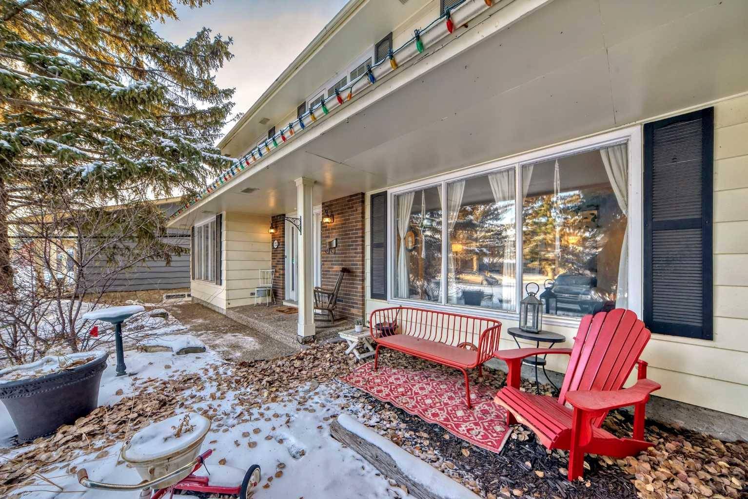 Calgary, AB T2J 2S8,1152 Lake Sundance CRES SE