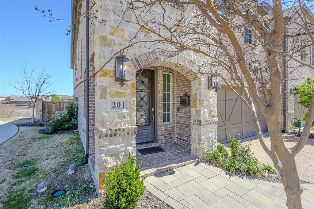 201 Somerset Drive, Lewisville, TX 75056