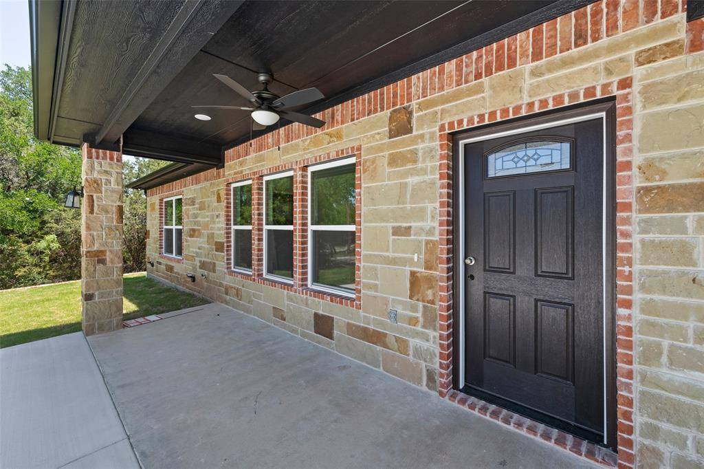 Granbury, TX 76048,801 Comanche Cove Drive