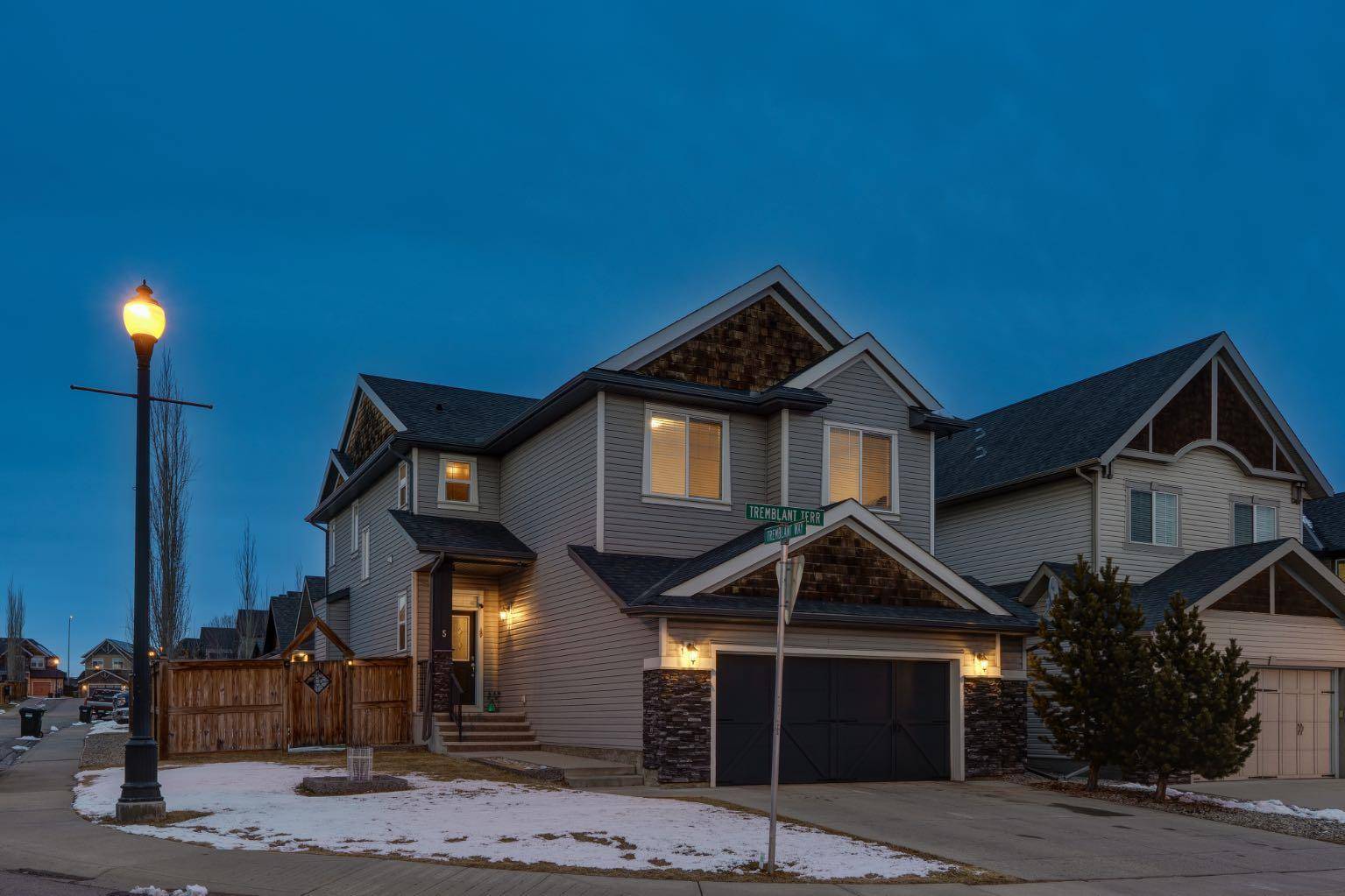 5 Tremblant TER SW, Calgary, AB T3H 0B9