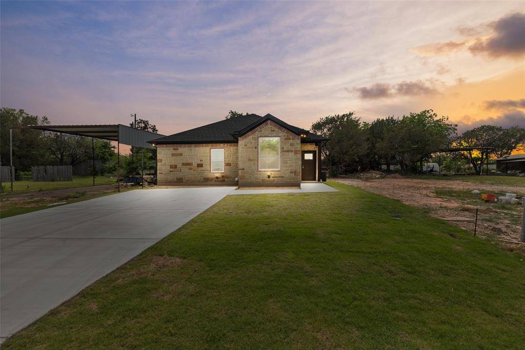 709 Indian Drive, Granbury, TX 76048