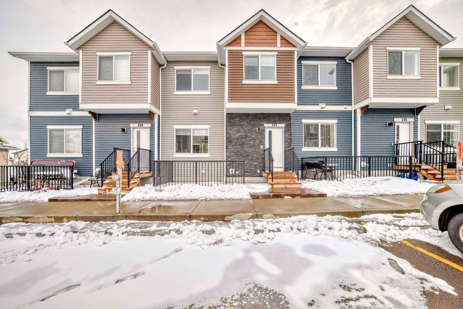 137 Tuscany Summit SQ NW, Calgary, AB T3L 0G1