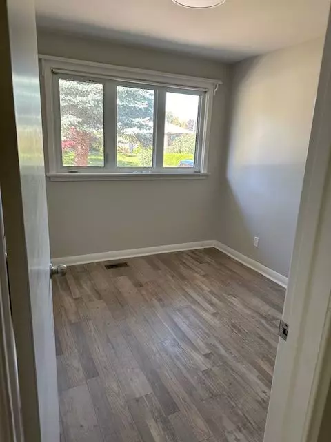 Oakville, ON L6L 4R6,542 Wingrove CRES