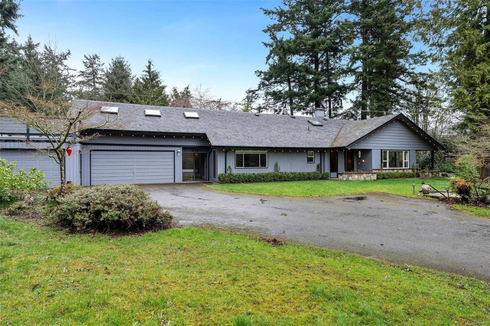 974 Bradley Dyne Rd, North Saanich, BC V8L 5H1