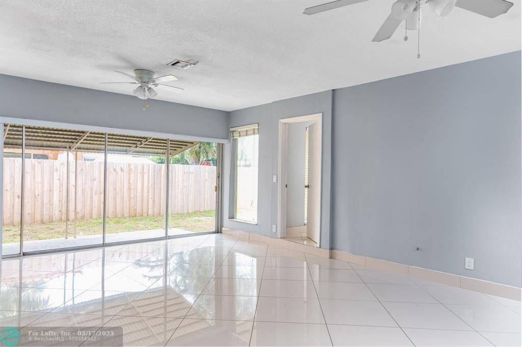 Pompano Beach, FL 33062,704 NE 23rd Ave  #2