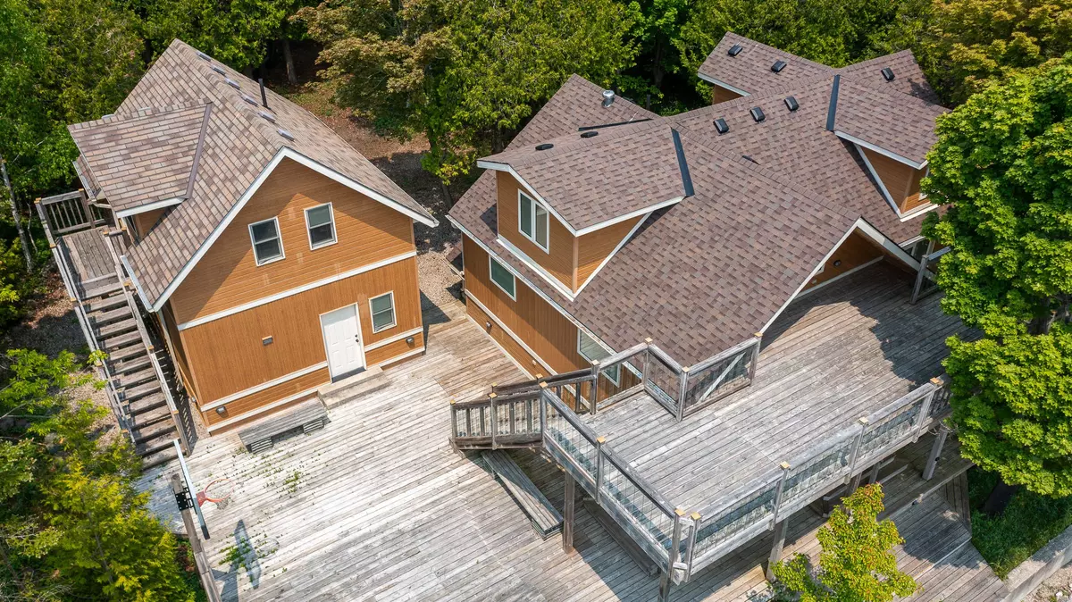 Northern Bruce Peninsula, ON N0H 2R0,584 WARNER BAY RD