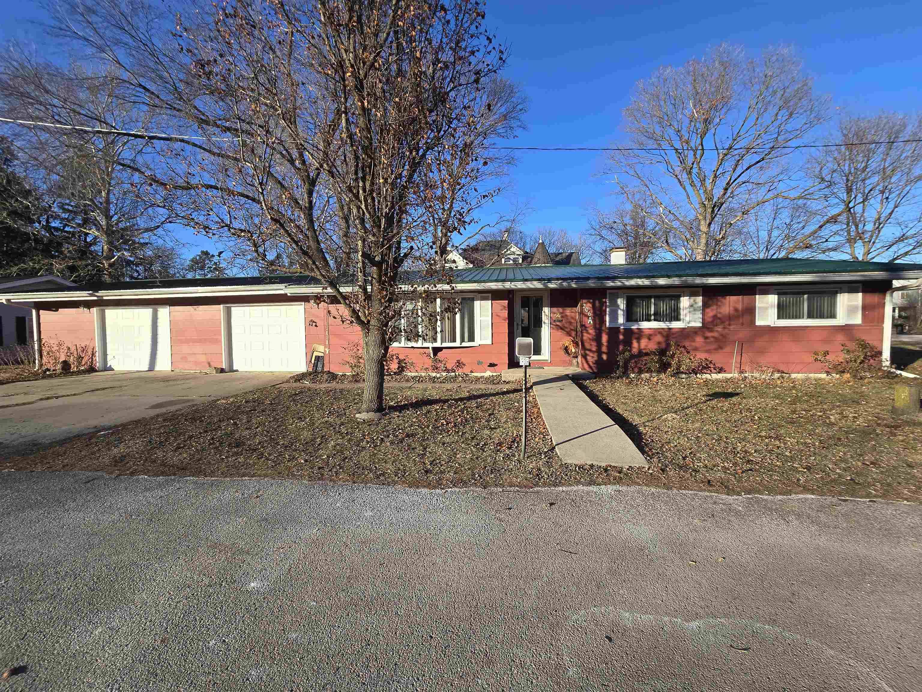 206A S Main Place, Tampico, IL 61283