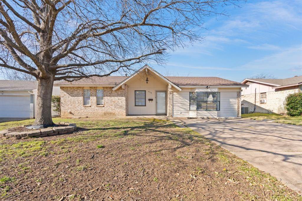 613 Newton Drive, Burleson, TX 76028