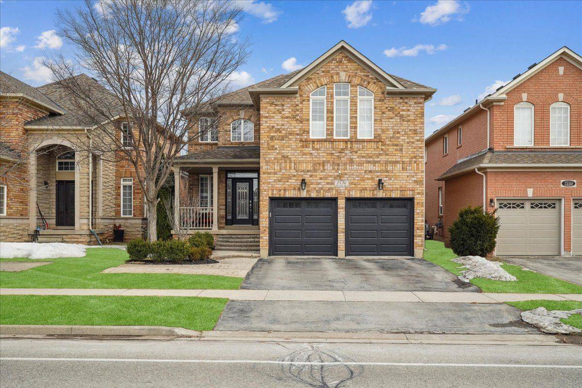 Oakville, ON L6M 5B4,2136 PINE GLEN RD