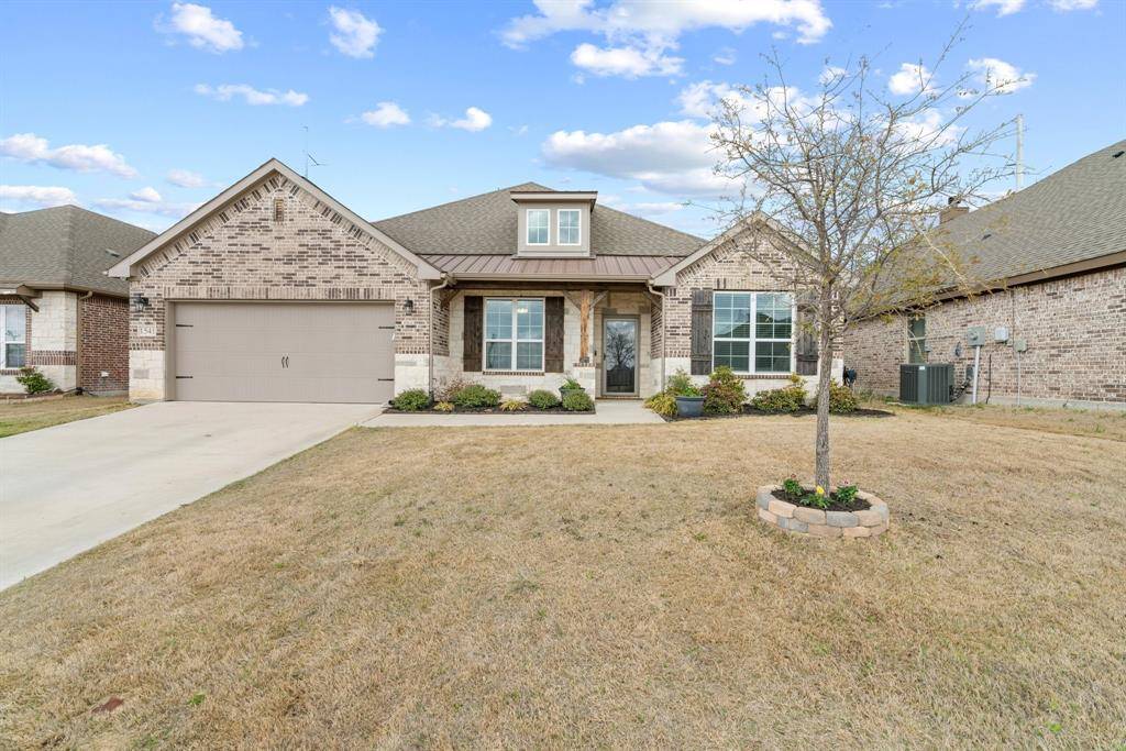 1541 Stanchion Way, Weatherford, TX 76087