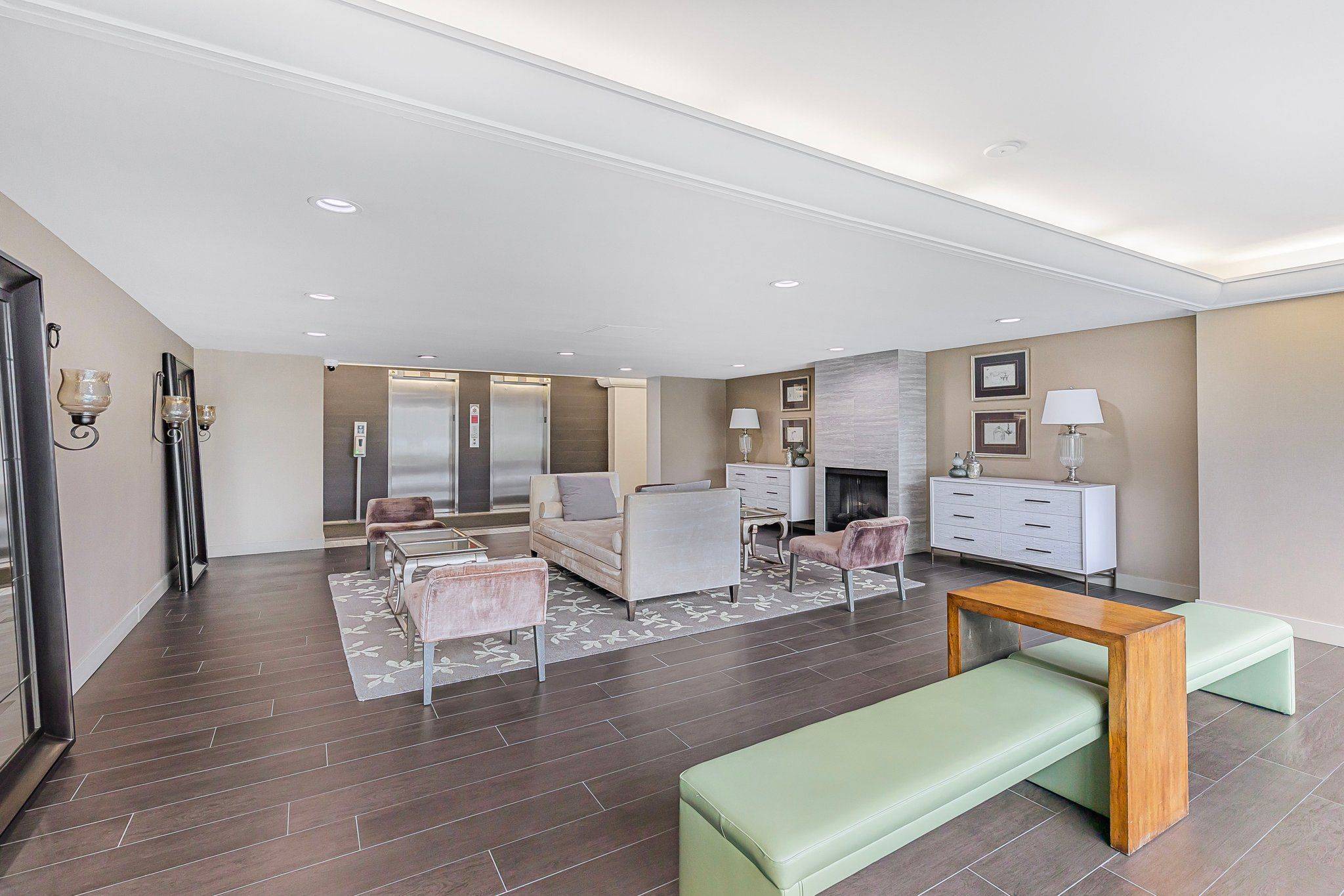 Markham, ON L3T 4S3,7811 Yonge ST #1007