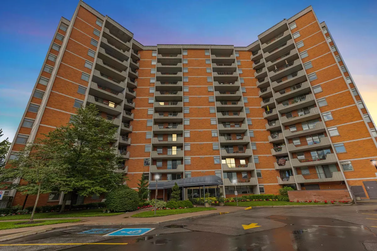 Markham, ON L3T 4S3,7811 Yonge ST #1007