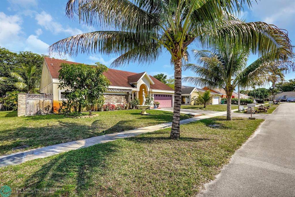 2621 Azalea Ave, Miramar, FL 33025