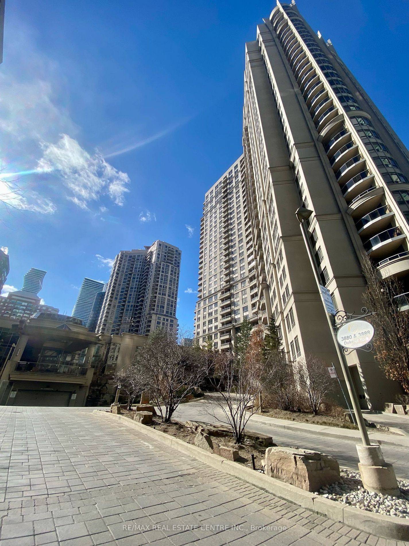 3888 Duke Of York BLVD #2533, Mississauga, ON L5B 4P5