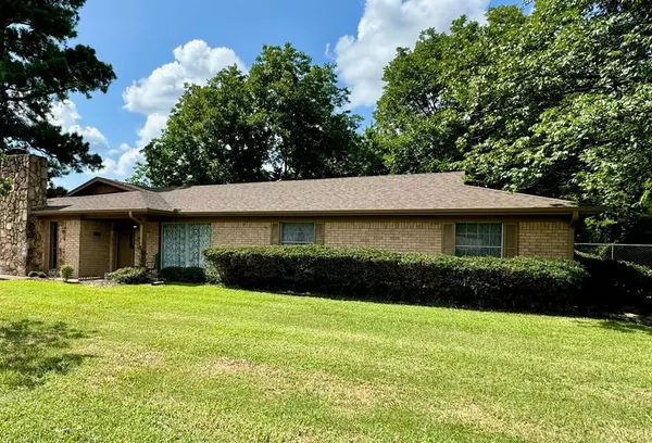 803 4th Street,  Clarksville,  TX 75426