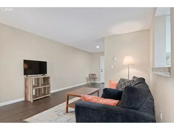 Clackamas, OR 97015,9896 SE TALBERT ST
