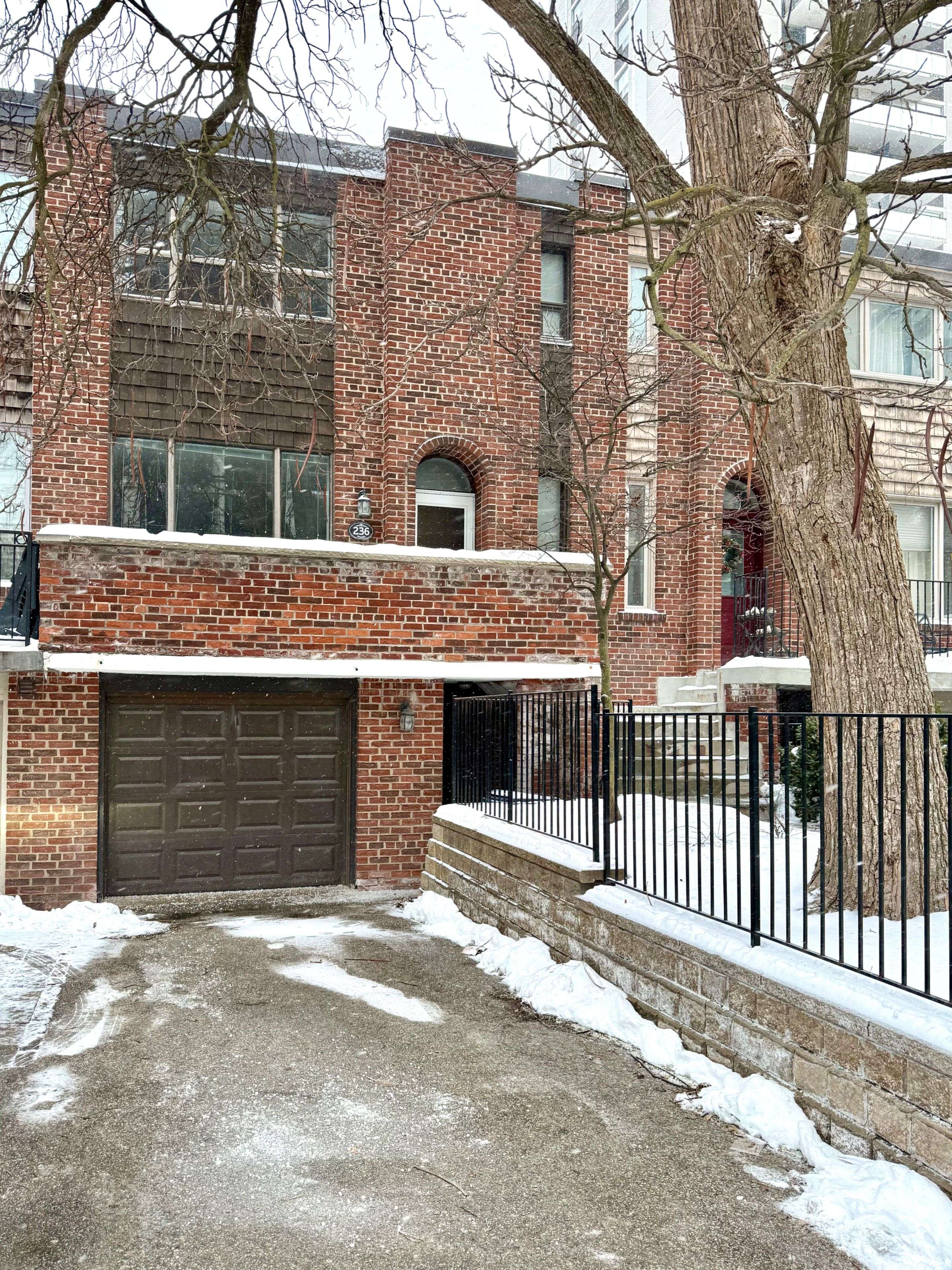 236 Balliol ST, Toronto C10, ON M4S 1C5