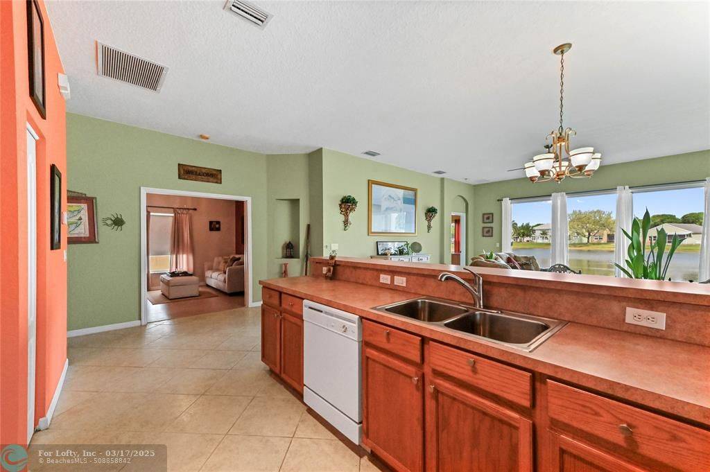 Royal Palm Beach, FL 33414,137 Canterbury Pl