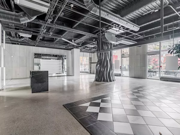 Toronto C02, ON M5R 3N5,135 Yorkville AVE #100