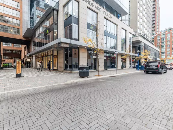 Toronto C02, ON M5R 3N5,135 Yorkville AVE #100