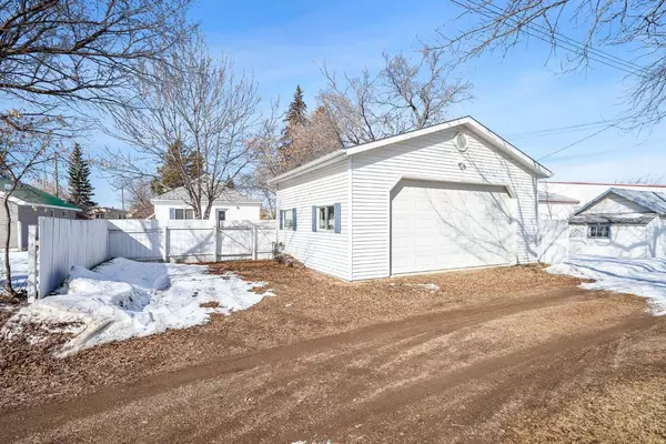 Marwayne, AB T0B 2X0,17 1 South ST