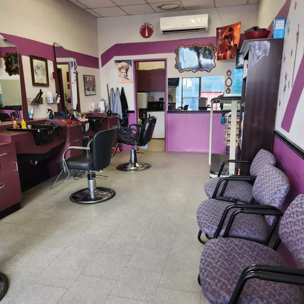 Oshawa, ON L1H 4J5,433 Simcoe ST S #4