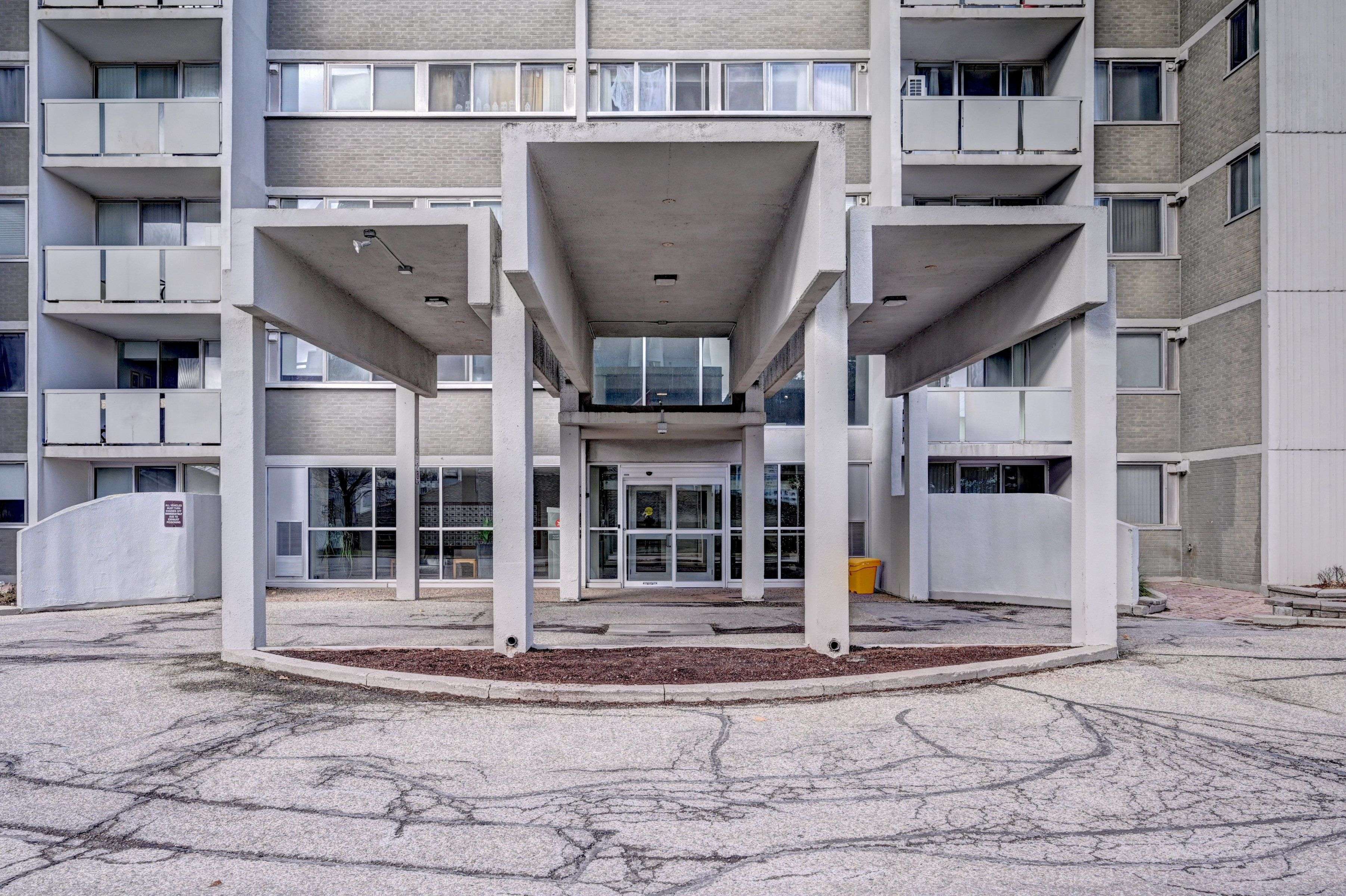 Waterloo, ON N2J 4L6,375 King ST N #1502