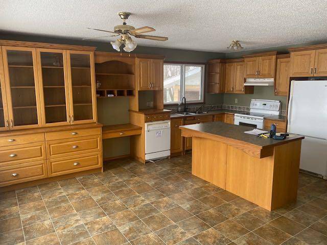 Camrose, AB T4V 3N3,6307 43A Avenue Close