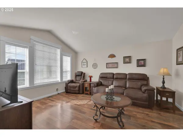 Eugene, OR 97404,953 GREENWICH AVE