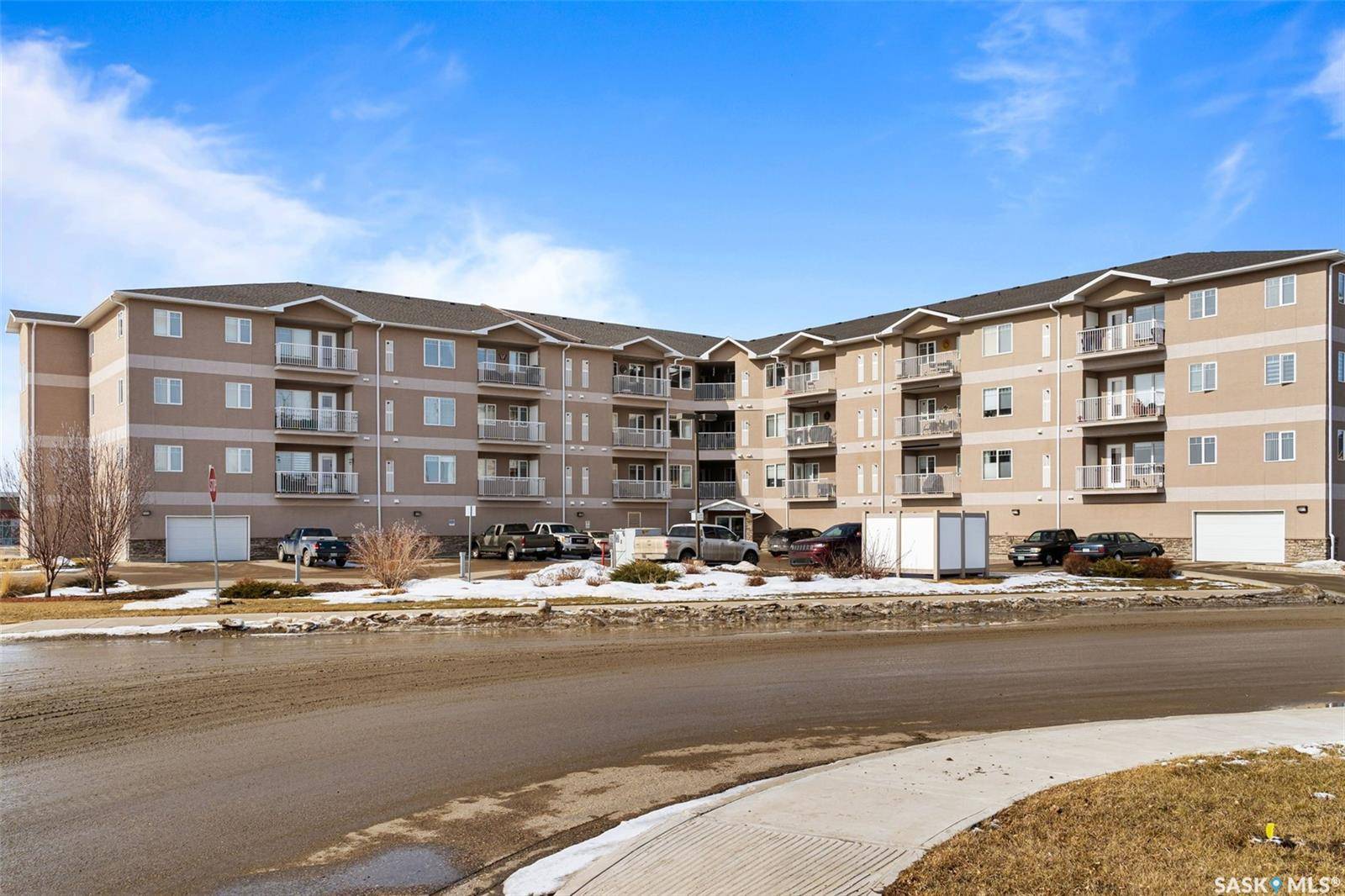 Regina, SK S4Z 0A1,3730 Eastgate DRIVE E #311