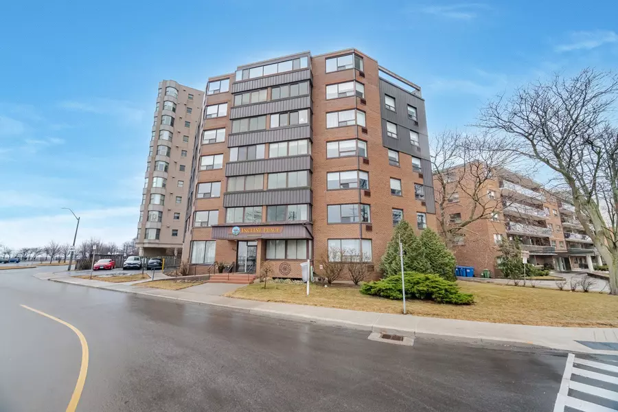 166 Mountain Park AVE #201, Hamilton, ON L8V 1A1