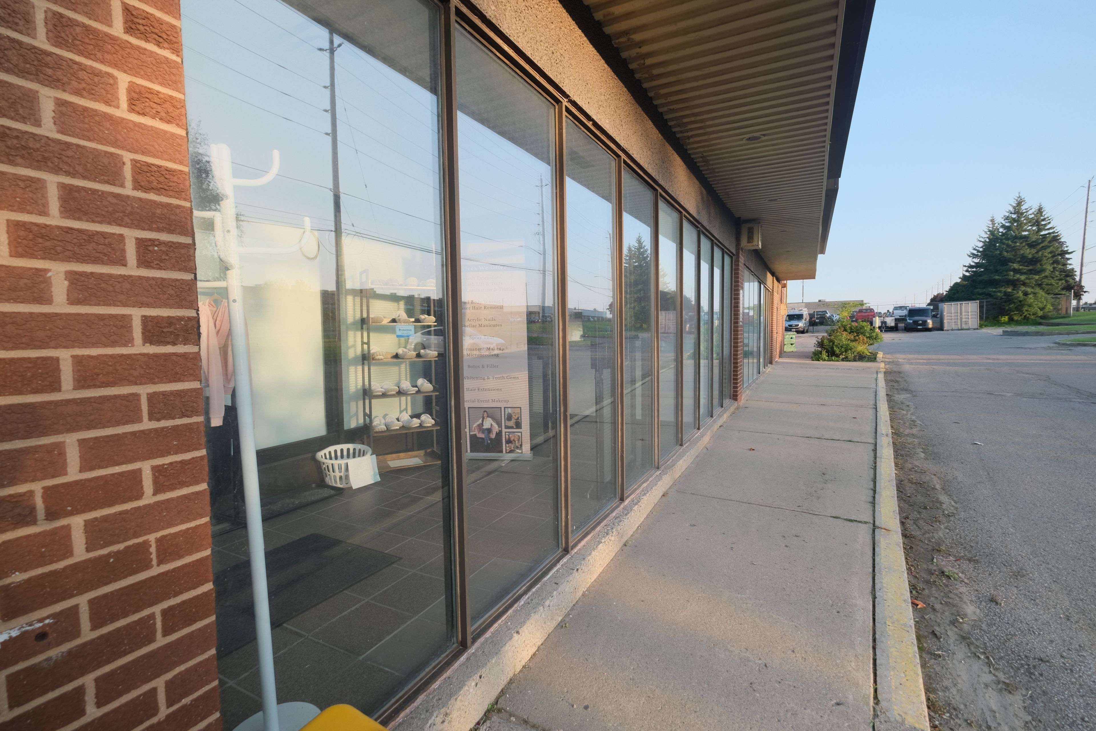Oshawa, ON L1H 7R7,350 Wentworth ST E #1B