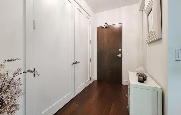 Hamilton, ON L8N 1A8,112 King ST E #410