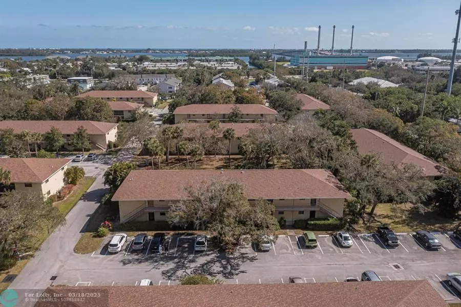 400 18th St #J8, Vero Beach, FL 32960