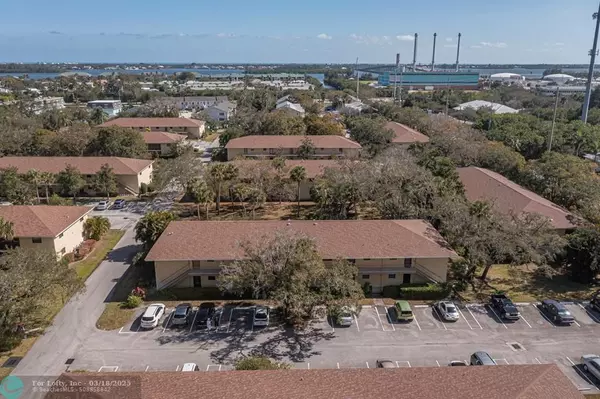 400 18th St #J8, Vero Beach, FL 32960