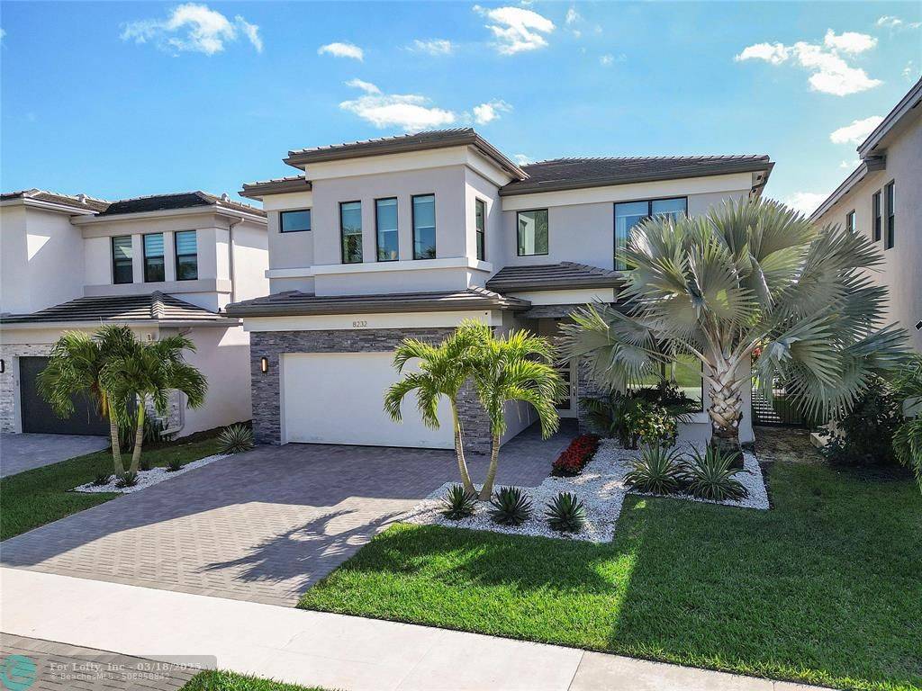 8232 Wildwood Lakes Dr, Boca Raton, FL 33496