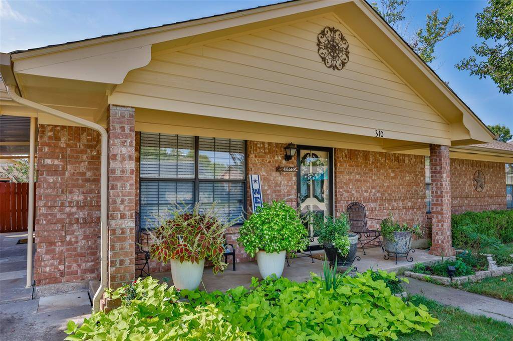 Collinsville, TX 76233,310 Tammy Court