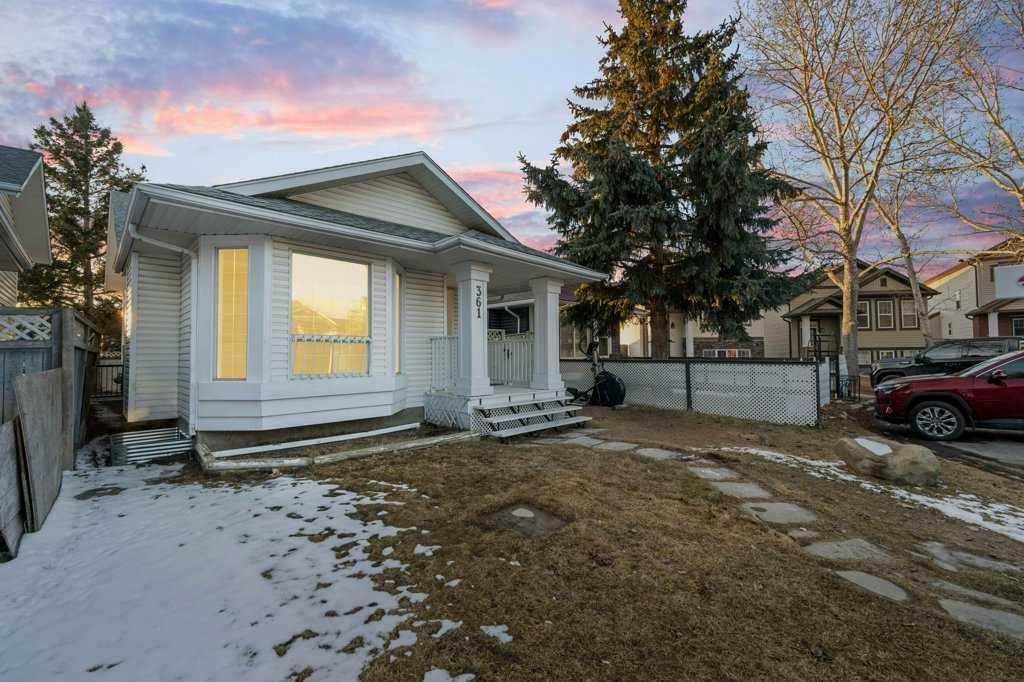 361 Martinwood PL NE, Calgary, AB T3J3H7