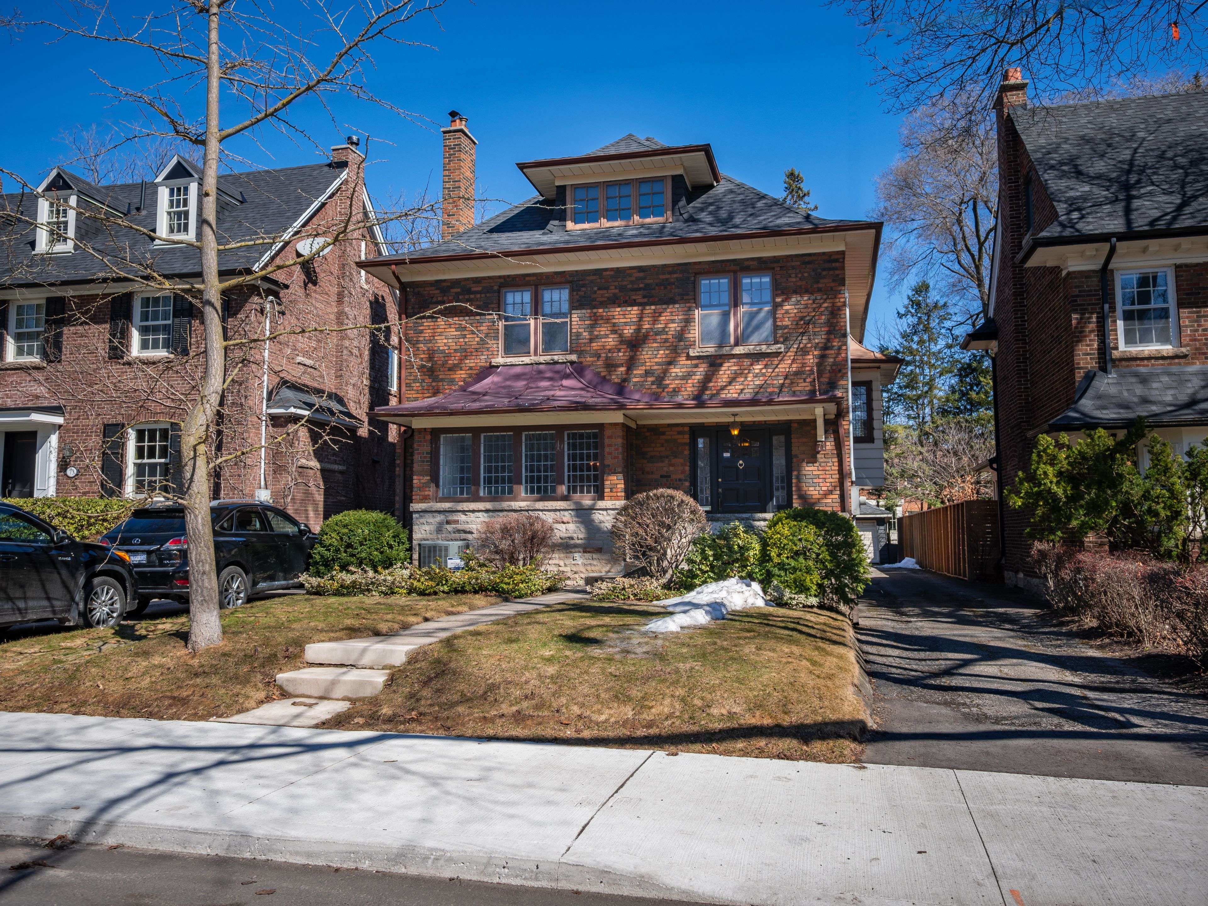 71 Highbourne RD, Toronto C03, ON M5P 2J3