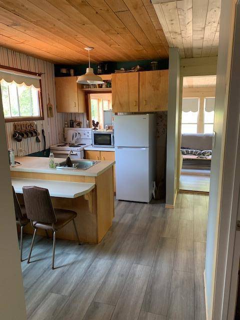 Pelican Lake, MB R0K 1R0,140 Miami Beach RD