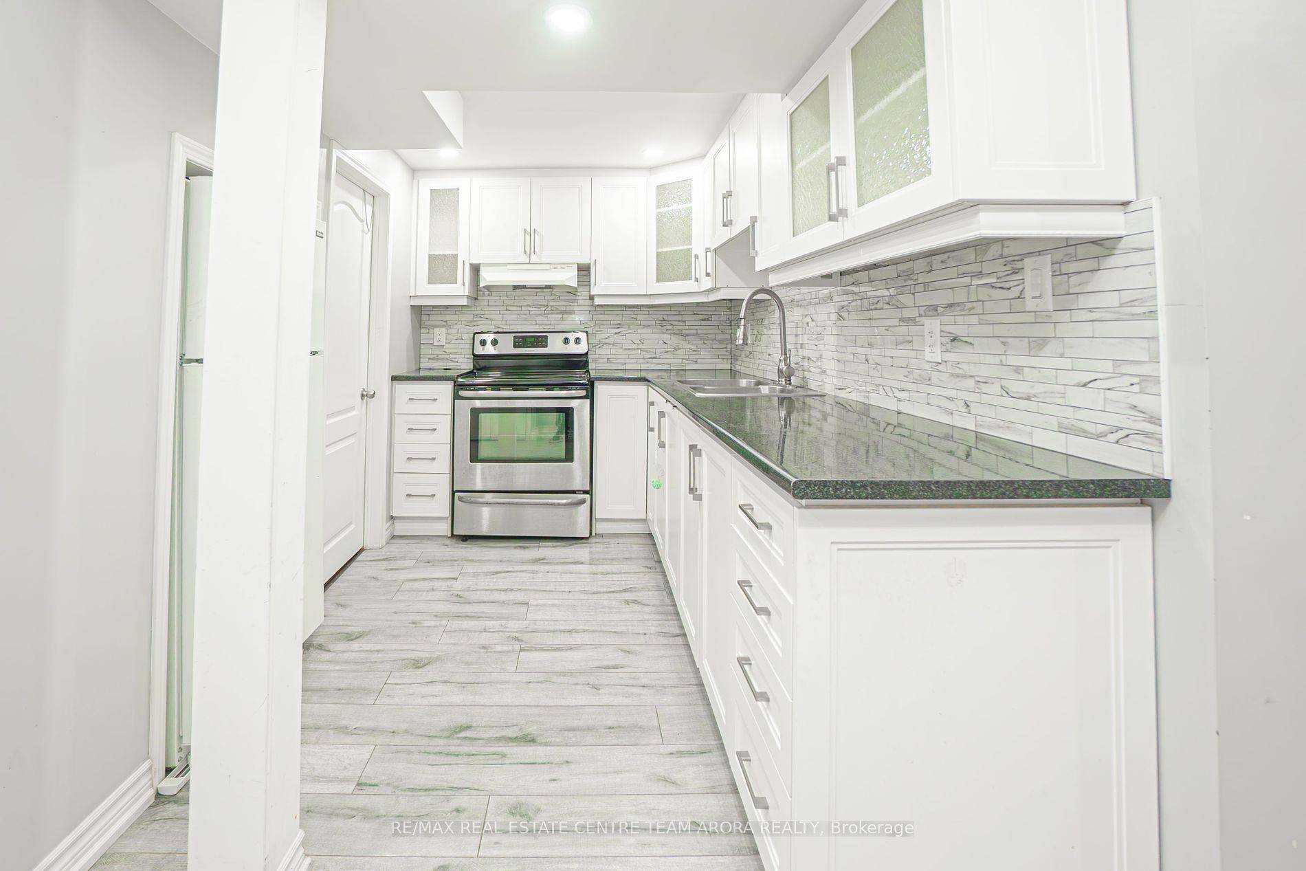Brampton, ON L6R 1H6,75 Sal CIR