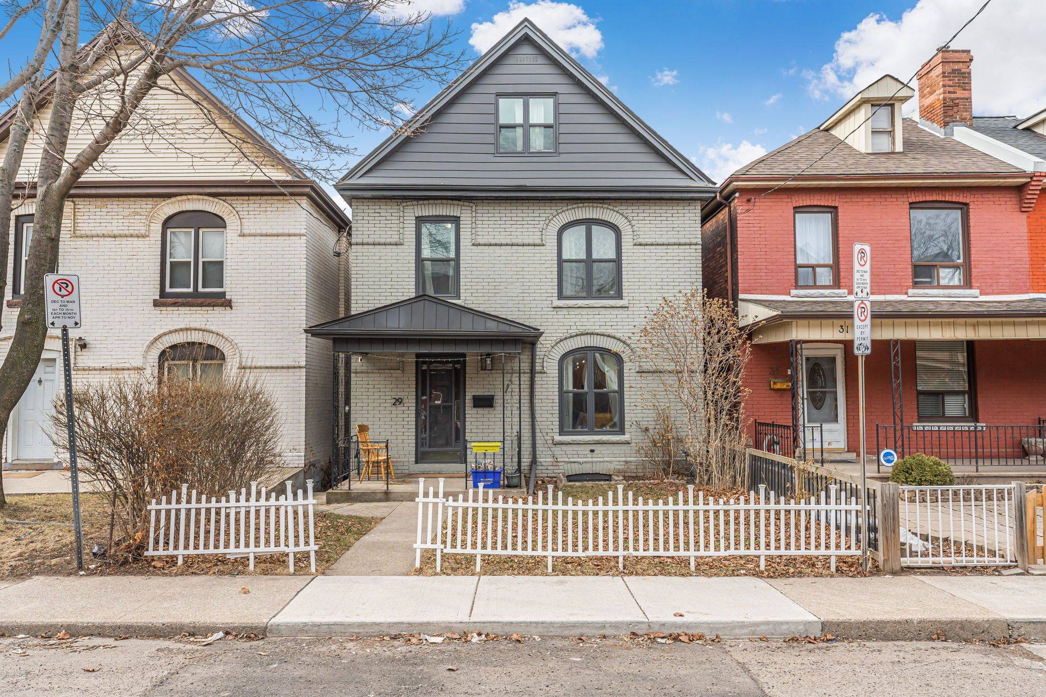 29 St Matthews AVE, Hamilton, ON L8L 5P4