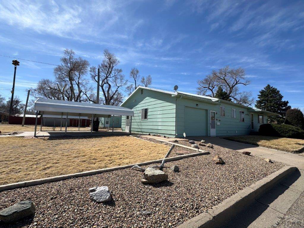 609 W Parkway Dr, Lamar, CO 81052